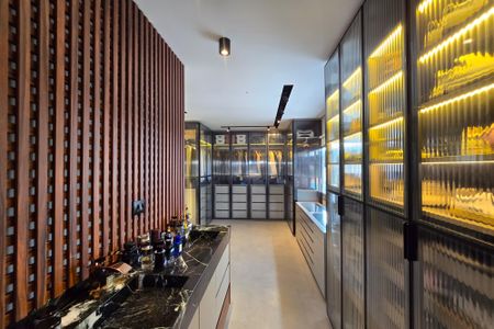 Apartamento à venda com 200m², 3 quartos e 1 vaga Apartamento à venda com 200m², 3 quartos e 1 vagaCloset - Suíte