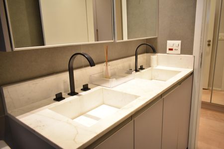 Apartamento à venda com 88m², 2 quartos e 1 vagaBanheiro da Suíte 1