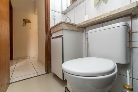 Casa à venda com 68m², 2 quartos e 1 vagaBanheiro