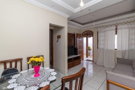 Sala de casa à venda com 2 quartos, 68m² em Copacabana, Belo Horizonte