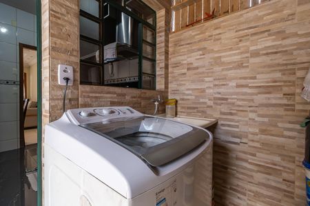 Casa à venda com 68m², 2 quartos e 1 vagaÁrea de Serviço