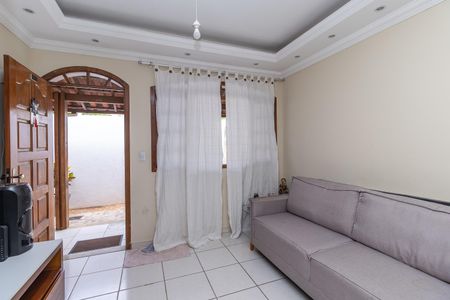 Sala de casa à venda com 2 quartos, 68m² em Copacabana, Belo Horizonte