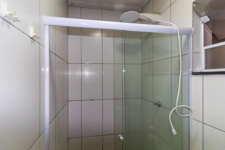 Banheiro de kitnet/studio para alugar com 1 quarto, 28m² em Vila Cunha Bueno, São Paulo