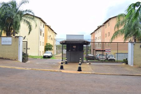 Apartamento para alugar com 49m², 2 quartos e 1 vagaFachada e portaria