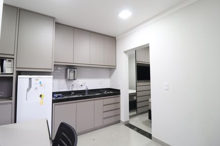 Sala/Cozinha de apartamento para alugar com 1 quarto, 30m² em Santa Mônica, Uberlândia