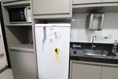 Sala/Cozinha de apartamento para alugar com 1 quarto, 30m² em Santa Mônica, Uberlândia