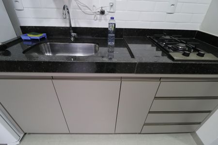 Sala/Cozinha de apartamento para alugar com 1 quarto, 30m² em Santa Mônica, Uberlândia