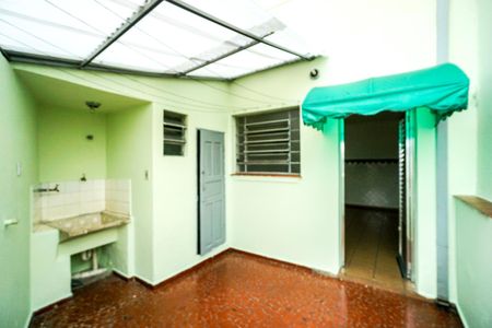 Casa para alugar com 138m², 2 quartos e 1 vaga Casa para alugar com 138m², 2 quartos e 1 vagaQuintal