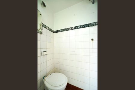 Casa para alugar com 138m², 2 quartos e 1 vaga Casa para alugar com 138m², 2 quartos e 1 vagaBanheiro de serviço