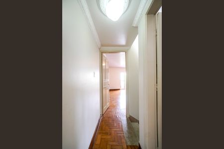 Casa para alugar com 138m², 2 quartos e 1 vaga Casa para alugar com 138m², 2 quartos e 1 vagaHall dos quartos