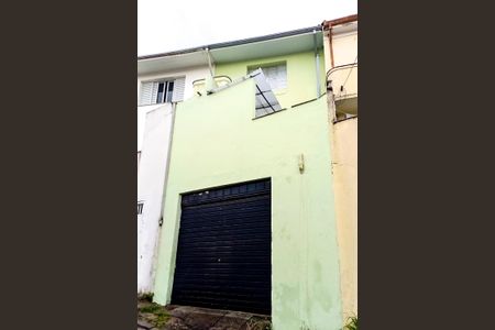 Casa para alugar com 138m², 2 quartos e 1 vaga Casa para alugar com 138m², 2 quartos e 1 vagaFachada fundos