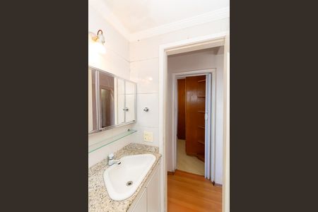 Apartamento à venda com 56m², 2 quartos e 1 vaga Apartamento à venda com 56m², 2 quartos e 1 vagaBanheiro