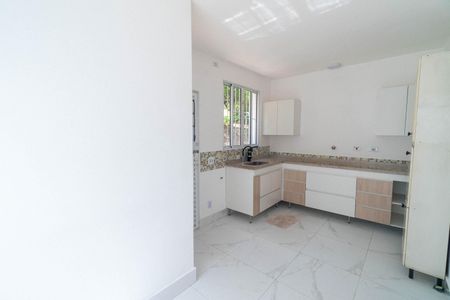 Casa à venda com 341m², 3 quartos e 3 vagas Casa à venda com 341m², 3 quartos e 3 vagasCozinha