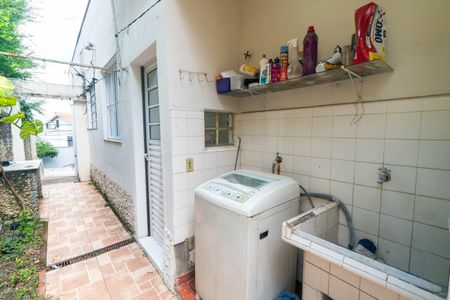 Casa à venda com 341m², 3 quartos e 3 vagas Casa à venda com 341m², 3 quartos e 3 vagasLavanderia