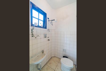 Casa à venda com 341m², 3 quartos e 3 vagas Casa à venda com 341m², 3 quartos e 3 vagasBanheiro de serviço