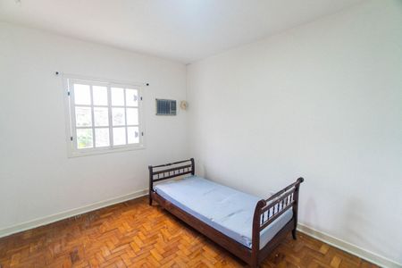 Casa à venda com 341m², 3 quartos e 3 vagas Casa à venda com 341m², 3 quartos e 3 vagasQuarto 3