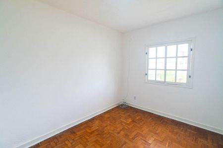 Casa à venda com 341m², 3 quartos e 3 vagas Casa à venda com 341m², 3 quartos e 3 vagasQuarto 2