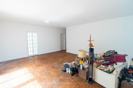 Casa à venda com 341m², 3 quartos e 3 vagas Casa à venda com 341m², 3 quartos e 3 vagasSala