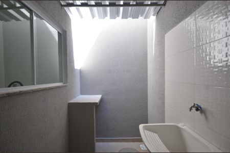 Casa para alugar com 65m², 2 quartos e 1 vaga Área de Serviço