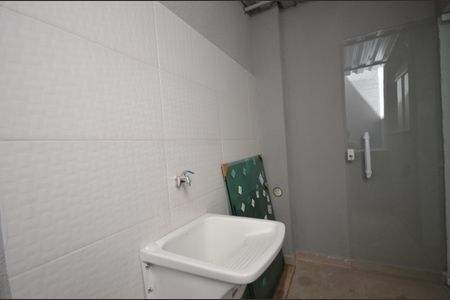 Casa para alugar com 65m², 2 quartos e 1 vaga Área de Serviço