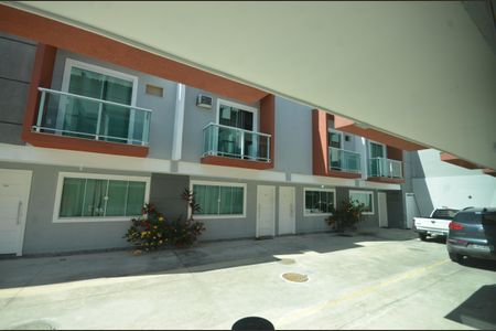 Vista da Sala de casa para alugar com 2 quartos, 65m² em Marechal Hermes, Rio de Janeiro