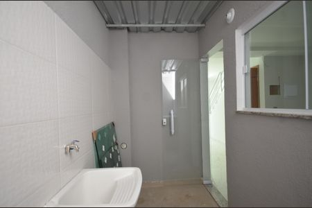 Casa para alugar com 65m², 2 quartos e 1 vaga Área de Serviço