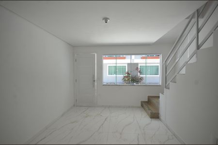 Sala de casa para alugar com 2 quartos, 65m² em Marechal Hermes, Rio de Janeiro