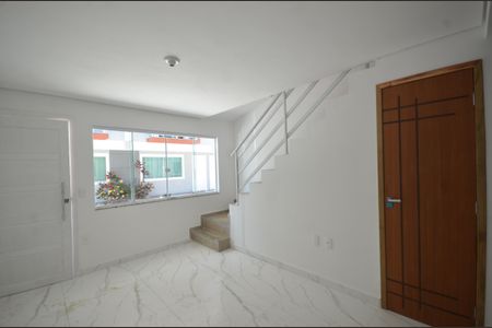 Casa para alugar com 65m², 2 quartos e 1 vagaSala