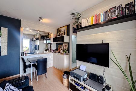 Sala de apartamento à venda com 2 quartos, 52m² em Vila Bertioga, São Paulo