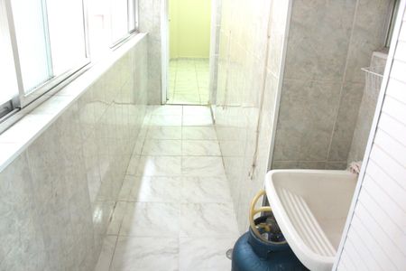 Apartamento para alugar com 130m², 3 quartos e sem vagaCozinha e Área de Serviço