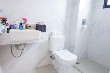 Casa de condomínio à venda com 120m², 2 quartos e 2 vagasbanheiro suite 1