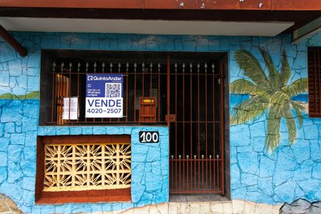 Casa à venda com 329m², 3 quartos e 3 vagas Casa à venda com 329m², 3 quartos e 3 vagasplaca VGEF-89