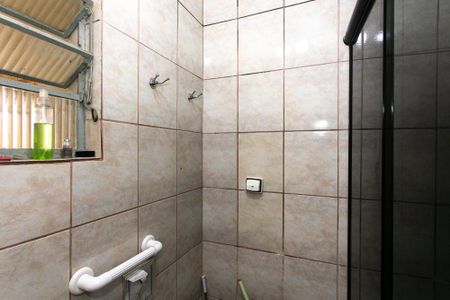 Casa à venda com 329m², 3 quartos e 3 vagas Casa à venda com 329m², 3 quartos e 3 vagasBanheiro