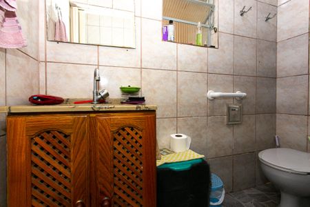 Casa à venda com 329m², 3 quartos e 3 vagas Casa à venda com 329m², 3 quartos e 3 vagasBanheiro