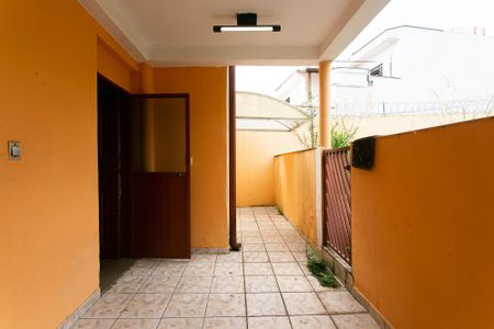 Casa à venda com 329m², 3 quartos e 3 vagas Casa à venda com 329m², 3 quartos e 3 vagasÁrea Externa da Garagem 2