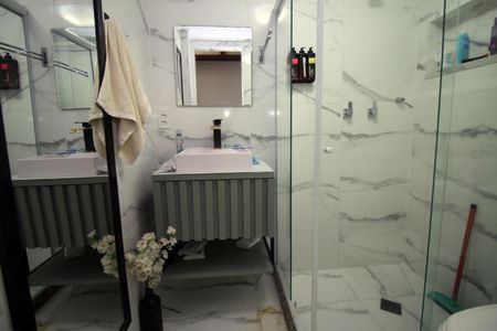 Apartamento à venda com 82m², 2 quartos e 1 vagaBanheiro