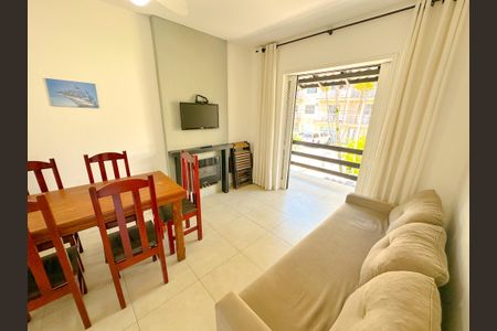 Sala de TV de apartamento para alugar com 2 quartos, 56m² em Canasvieiras, Florianópolis