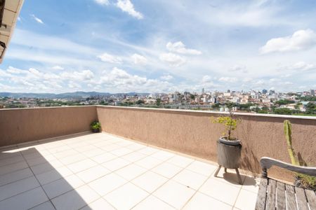 Apartamento à venda com 168m², 3 quartos e 2 vagasCobertura