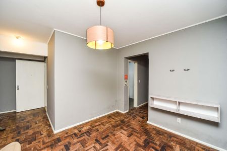 Sala de apartamento para alugar com 1 quarto, 60m² em Vila Ipiranga, Porto Alegre