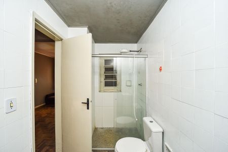 Banheiro de apartamento para alugar com 1 quarto, 60m² em Vila Ipiranga, Porto Alegre