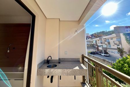 Apartamento para alugar com 70m², 2 quartos e 1 vagaVaranda