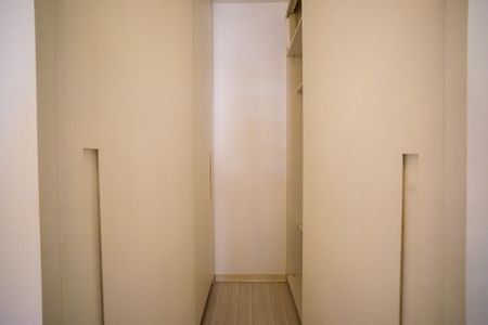 Apartamento para alugar com 78m², 2 quartos e 1 vaga Apartamento para alugar com 78m², 2 quartos e 1 vagaQuarto Suite Closet