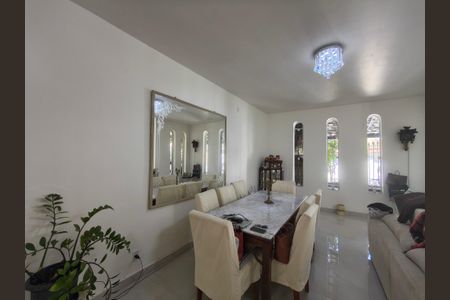 Sala de casa de condomínio à venda com 3 quartos, 400m² em Anil, Rio de Janeiro