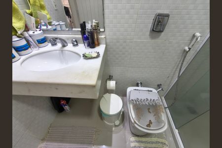 Casa de condomínio à venda com 400m², 3 quartos e 2 vagasBanheiro Social