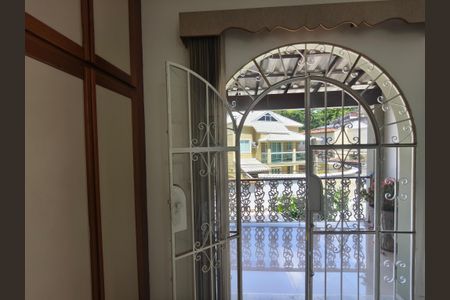 Casa de condomínio à venda com 400m², 3 quartos e 2 vagasQuarto 1