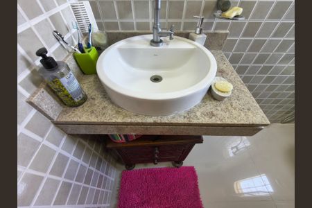 Casa de condomínio à venda com 400m², 3 quartos e 2 vagasBanheiro Social 2