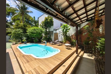 Casa de condomínio à venda com 400m², 3 quartos e 2 vagasÁrea comum