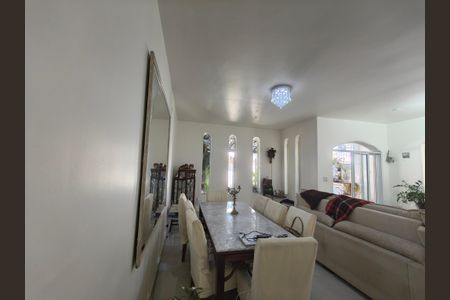 Casa de condomínio à venda com 400m², 3 quartos e 2 vagasSala