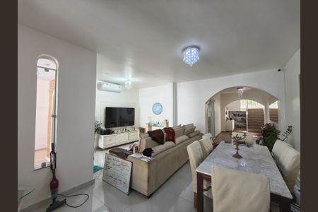 Casa de Condomínio à venda com 3 quartos, 400m² em Anil, Rio de Janeiro