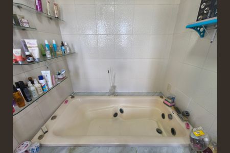 Casa de condomínio à venda com 400m², 3 quartos e 2 vagasBanheiro Suíte